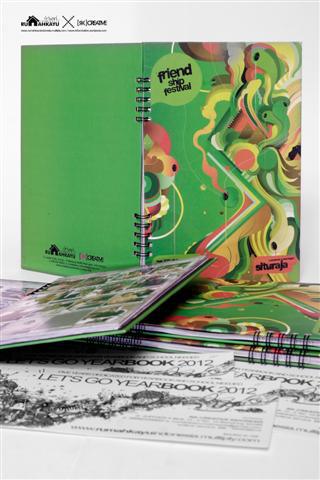 buku tahunan sekolah