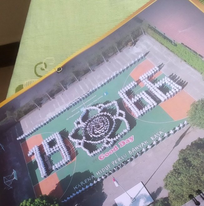 foto formasi buku tahunan sekolah 3